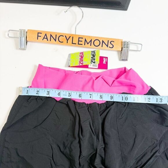 Zumba Wear NWT! Women's Stellar Cargo Capri Pants Black & Pink Size Small - Picture 6 of 7